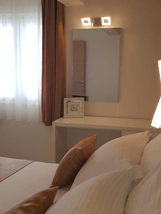 פודסטראנה Apartments Petricevic מראה חיצוני תמונה