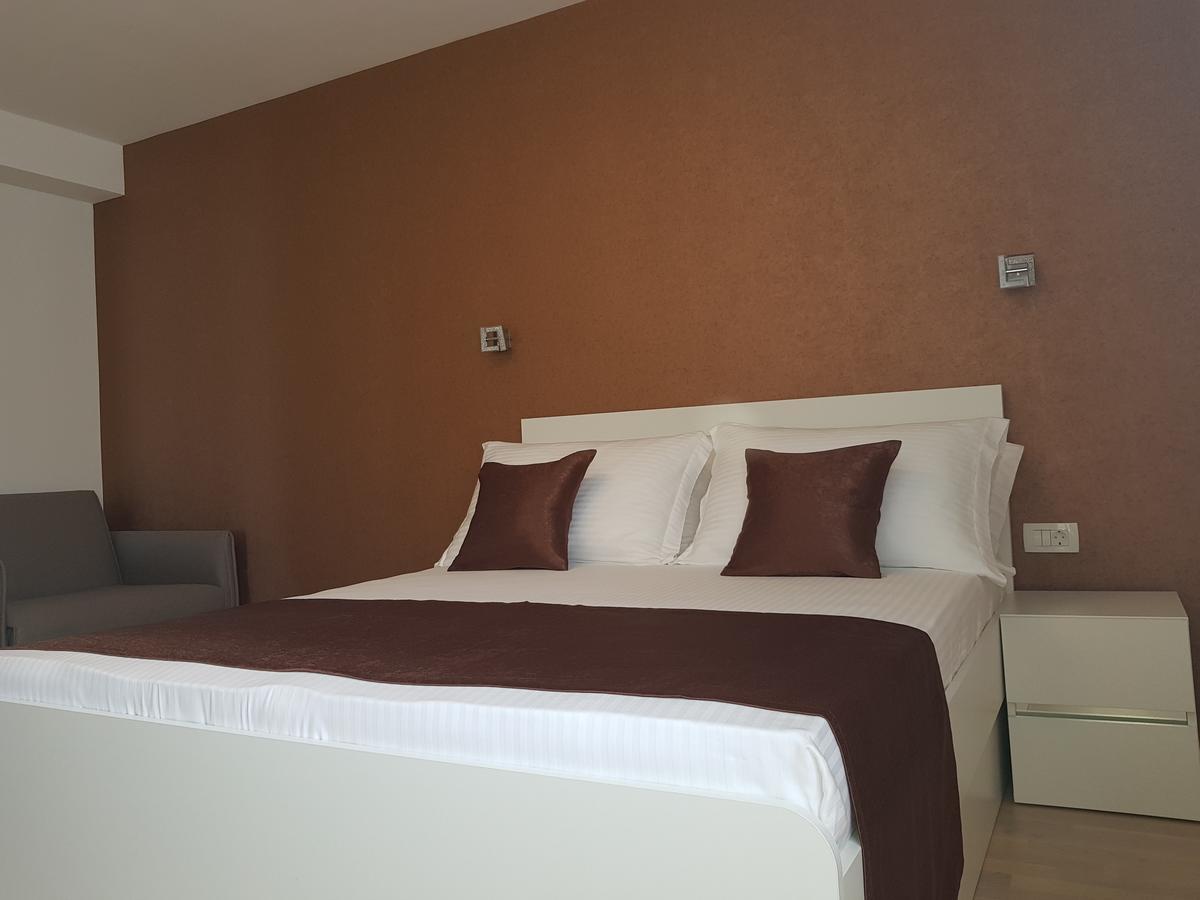 פודסטראנה Apartments Petricevic מראה חיצוני תמונה