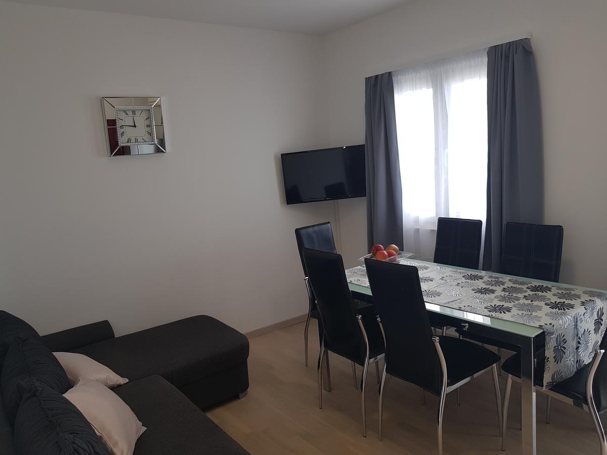 פודסטראנה Apartments Petricevic מראה חיצוני תמונה